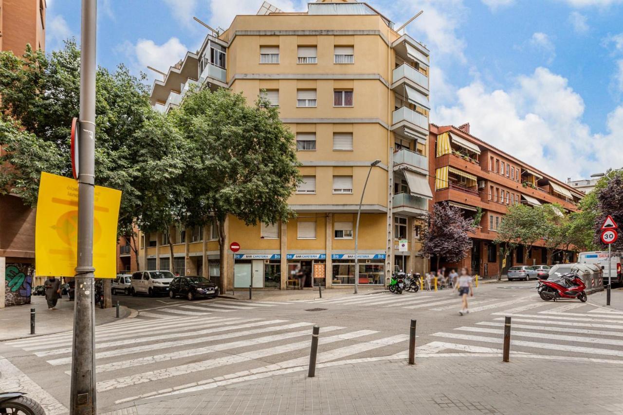 Simply Stunning - Hidden Gem, Heart Of Poble Sec Apartment Барселона Екстериор снимка